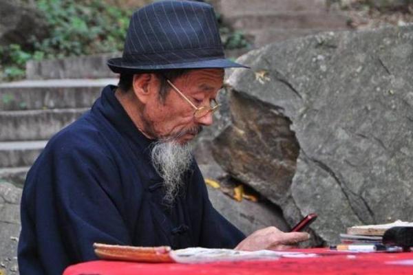 为什么算命先生不认识你，却一算一个准，原来方法这么简单