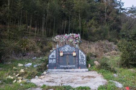 大富贵坟地风水秘诀