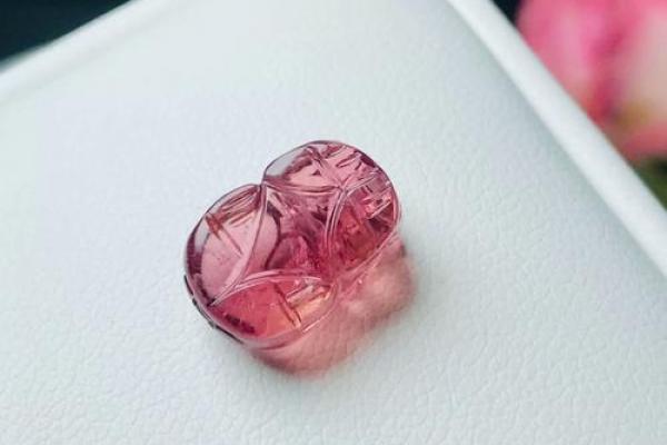 绿碧玺适合什么星座的人