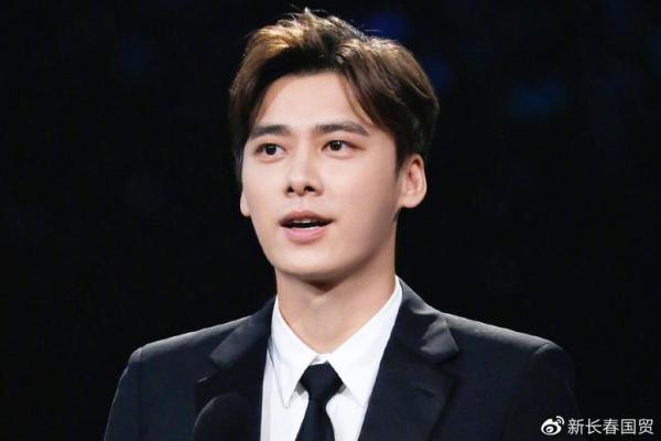 李易峰和什么星座的女生最合适