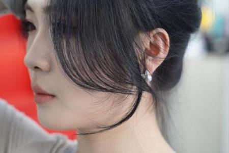 女人八字眼
