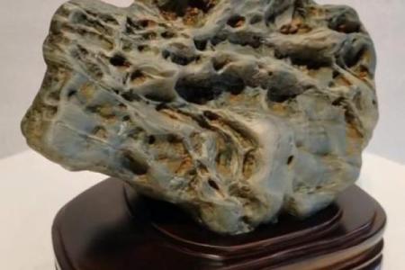 详解：九龙连壁风水摆件
